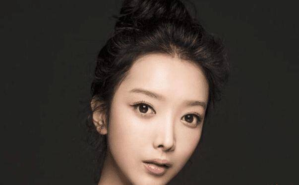 出生于1992年的张蓝艺,身材特别完美,也拥有着很多特长_时候_条件