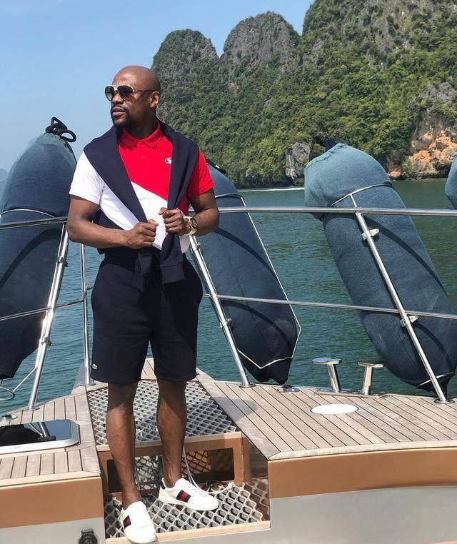 梅威瑟来华捞金遭业内质疑,名拳手痛斥:不加入中国籍就别再来_俄罗斯