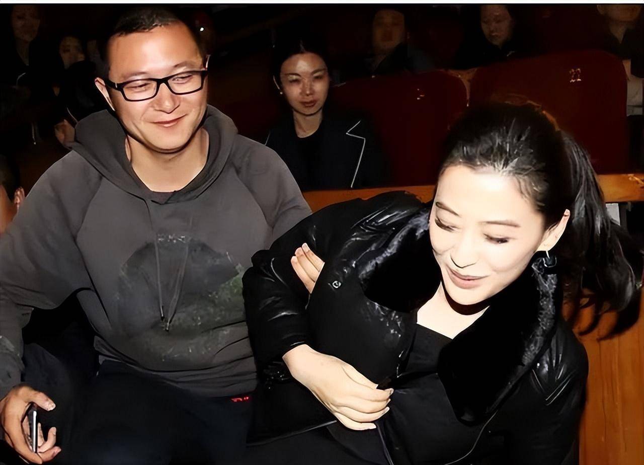 梅婷不嫌贫爱富,甘嫁普通人,最终寻得真爱,令天下妻子羡慕_曾剑_婚姻