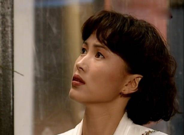 分手发妻另娶小娇妻,口碑大跌后找前妻洗白,罗嘉良渣的一言难尽_方敏