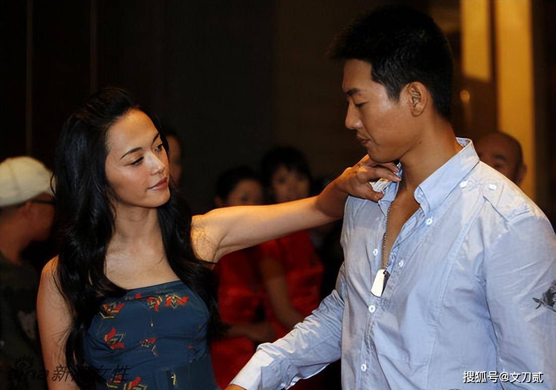 姚晨赢者通吃,凌潇肃输得彻底,这场婚姻暗藏血雨腥风_生活_父母_毕业