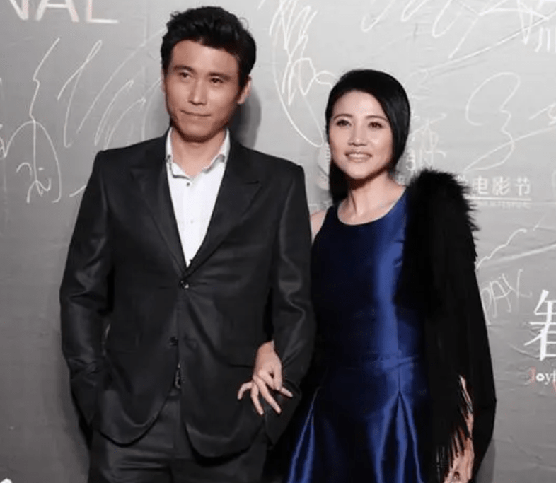 "星二代"李乃文19年不温不火,与颜丙燕意难平,48岁至今未婚_父母_母亲