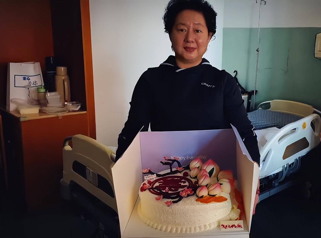 歌手火风妈妈去世,4天前透露父亲好转,母亲在接受急救_霍峰_老人_病房