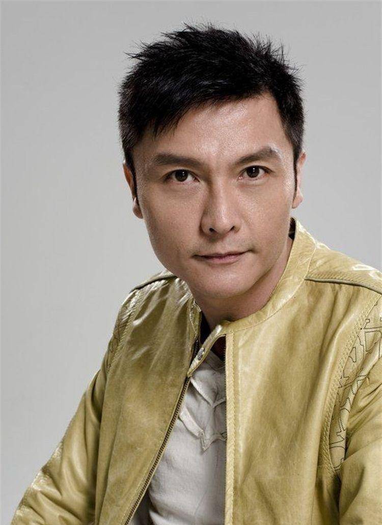 关礼杰,今年已经58岁了,他对妻子十分深情,两个女儿很漂亮_电视_安娜