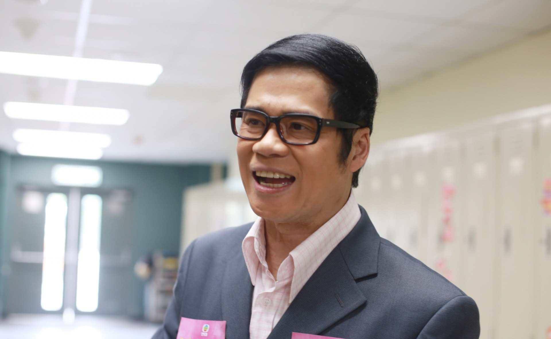 tvb御用财神戏内奸到出汁,现实中曾为爱疯狂,今热衷慈善_安德尊_女友