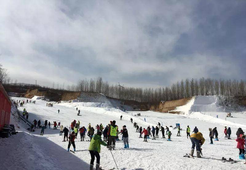 郑州桃花峪滑雪场电话图片