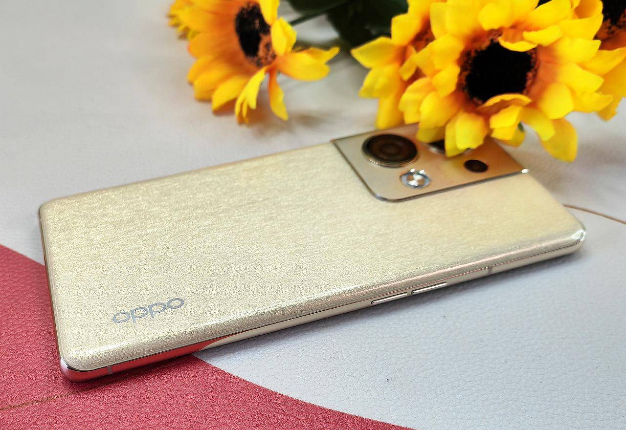 OPPO Reno9 Pro+开箱,造型惊艳颜值超高