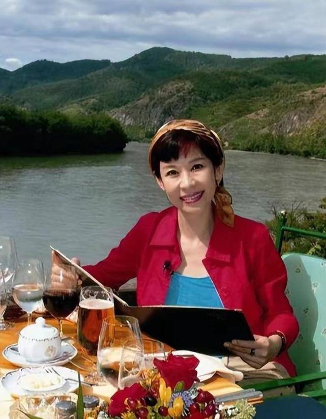 正大综艺外景主持李秀媛:热爱事业,很多80后因为她想要环游世界_观众