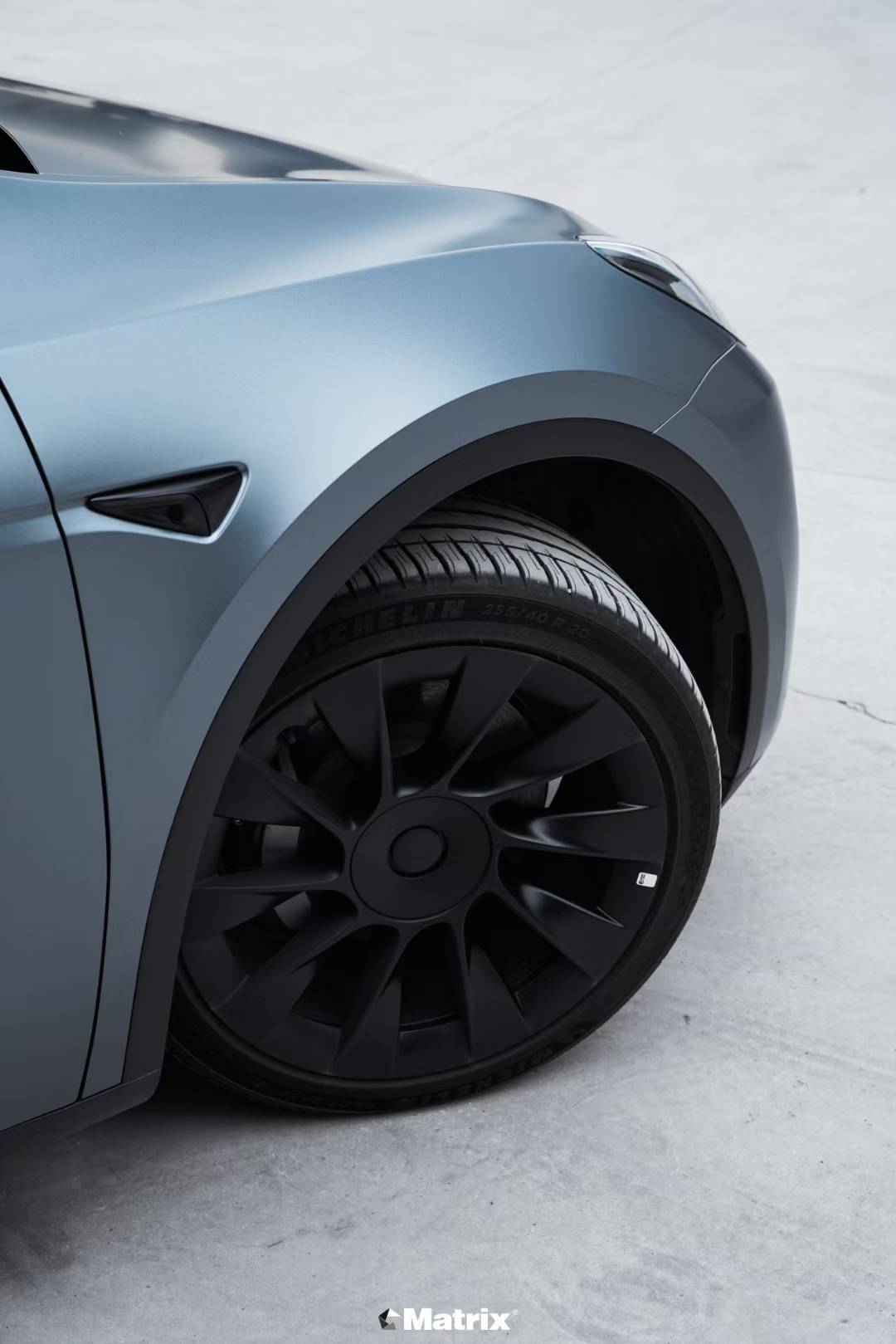 特斯拉modely-matrix矩阵改色膜电光风暴蓝,宁静沉稳时尚感