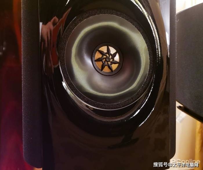 m300mkii三款熟悉的面孔,其中m5a和m500则为目前惠威8英寸低音级别有