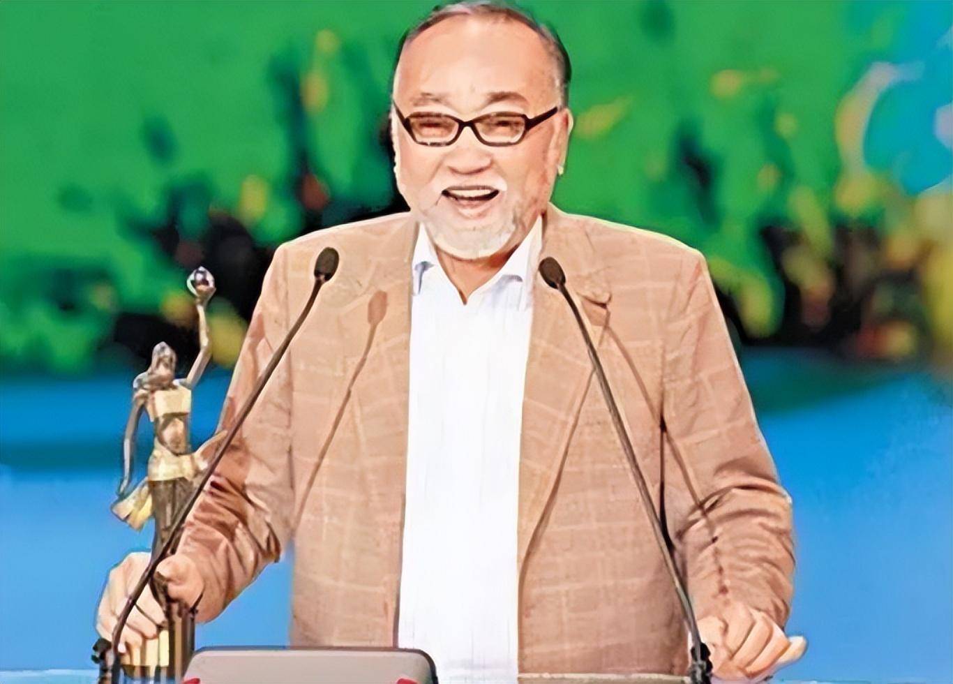 卢海鹏的模仿能力极高,他在tvb经典节目《欢乐今宵