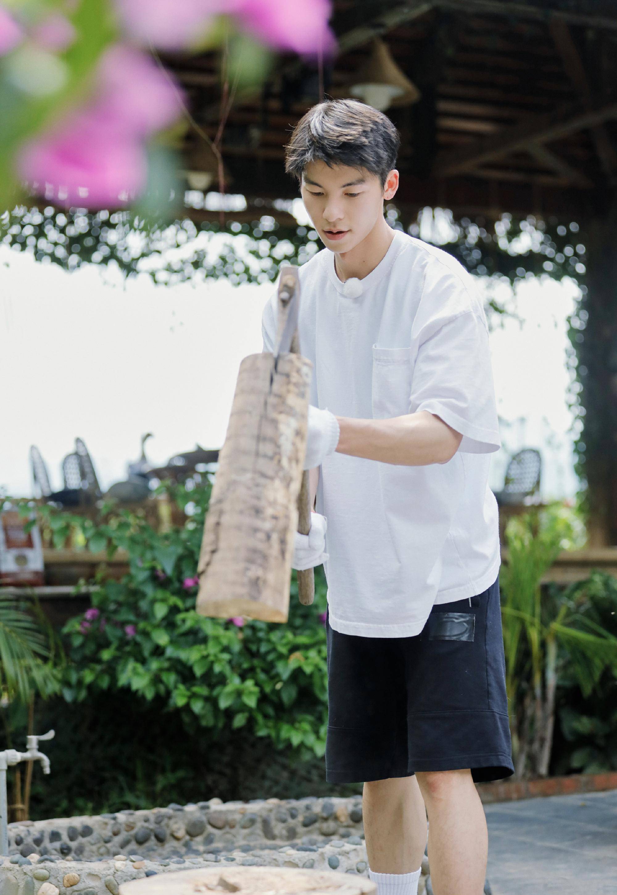 嘉宾许光汉节目表现生疏不自然向往的生活回应莫带节奏