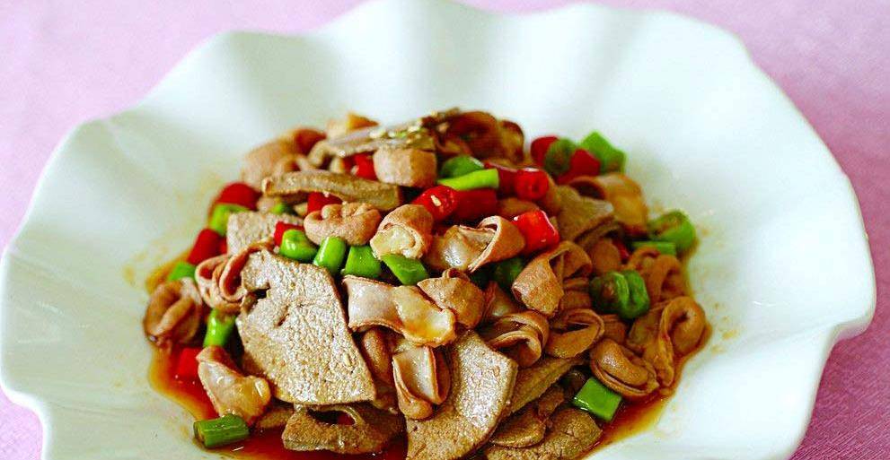 粉肠炒猪肝,腌制时加入它,口感嫩滑又入味_做法_辣椒_胡椒粉