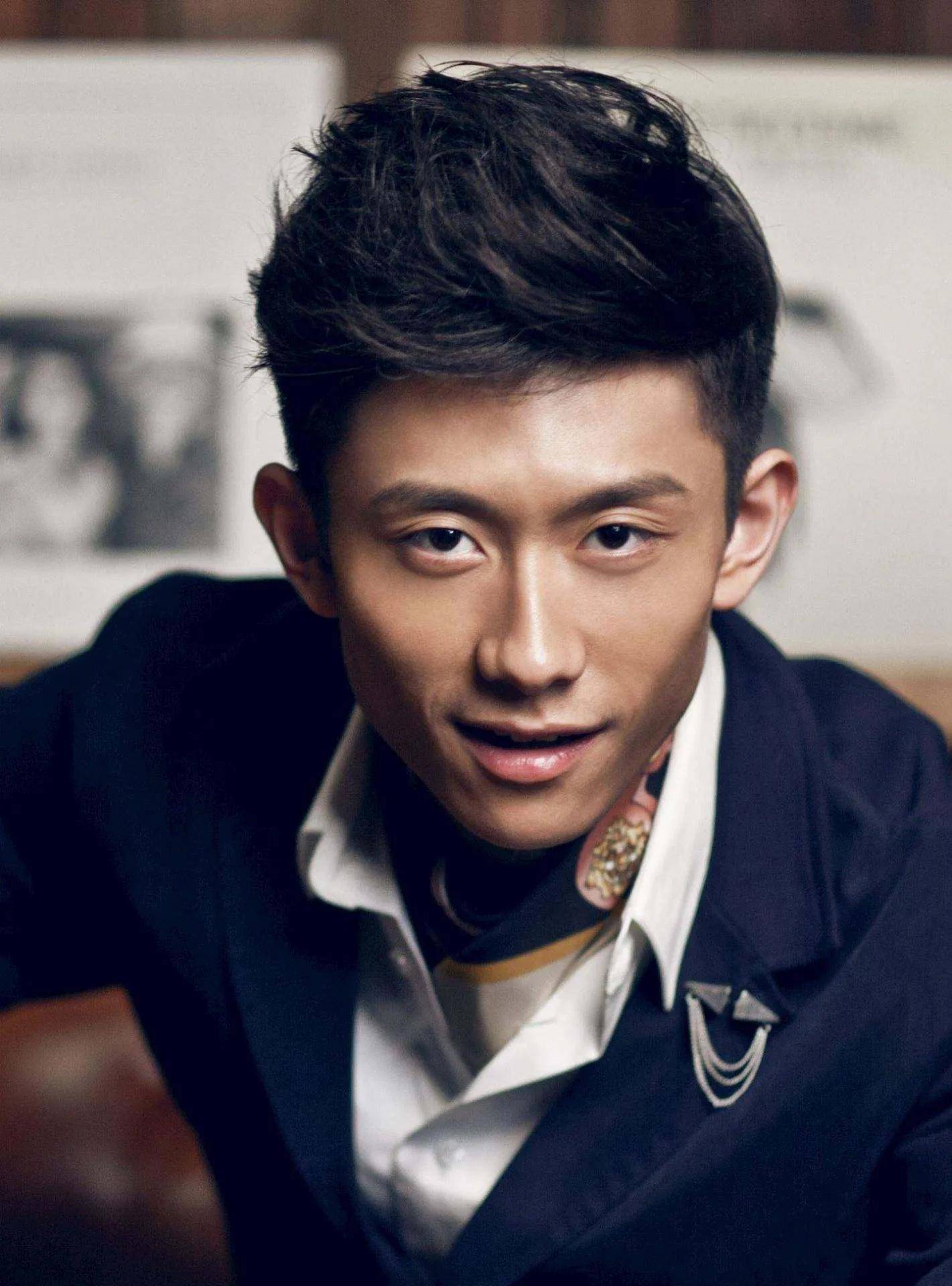 张一山靠《余罪》大火,被称为最有前途的男演员,如今却因病休养_身体