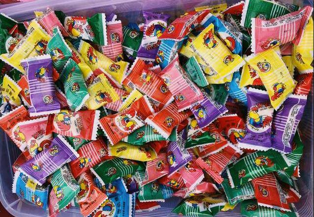 80后儿时最经典的5种糖果,至今仍在出售,过年买一些年味更浓_大白兔