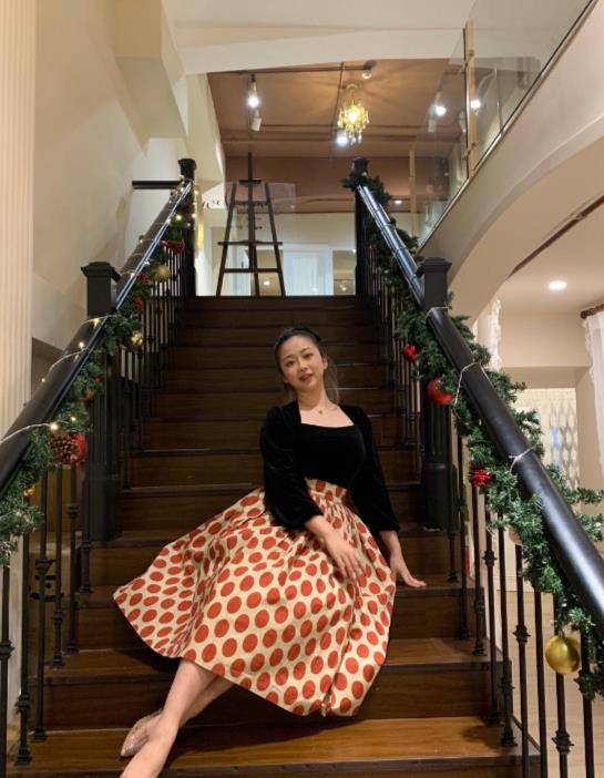 她曾是《巴啦啦》的美雪,今24岁穿修身裙的身材,我看了都惭愧_黄安仪