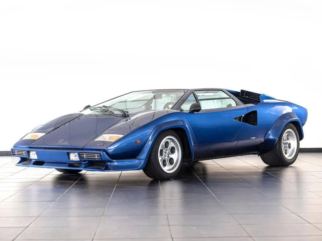 兰博基尼大牛奠定者，楔形超跑鼻祖Countach LP400_搜狐网