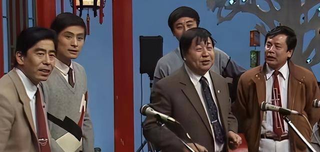 回顾春晚40年的喜剧舞台,才知道现今春晚为何备受吐槽了_观众_陈佩斯
