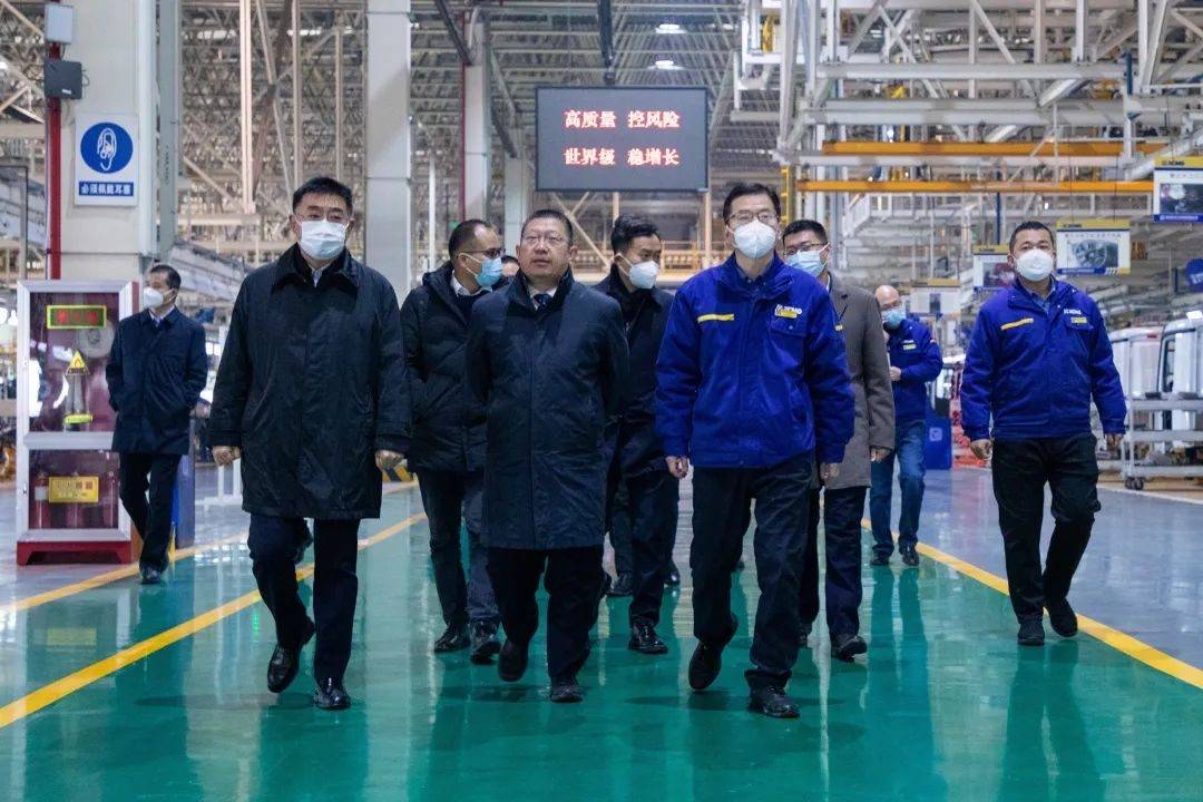 比亚迪集团高级副总裁,弗迪电池ceo何龙一行到访徐工汽车