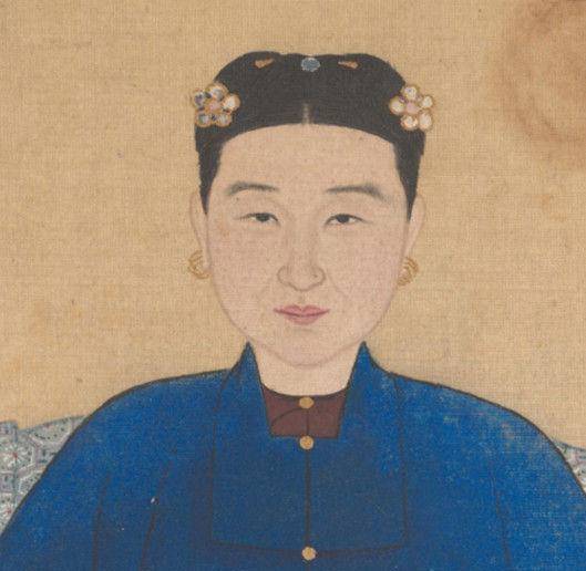 康熙朝妃位之首,清朝唯一有谥号的贵妃,家里出了五