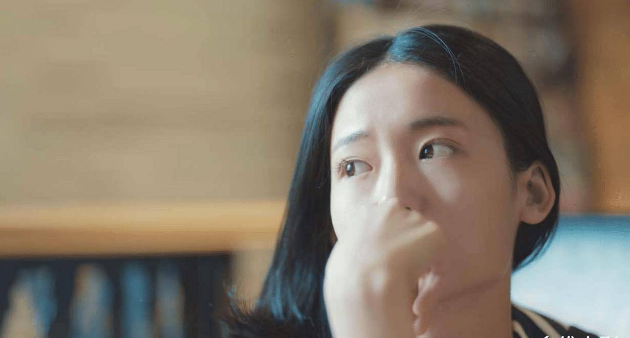 绿地女主张雨婷写真照曝光,19岁正上大二,难怪陈军舍得许诺3千万_史睿