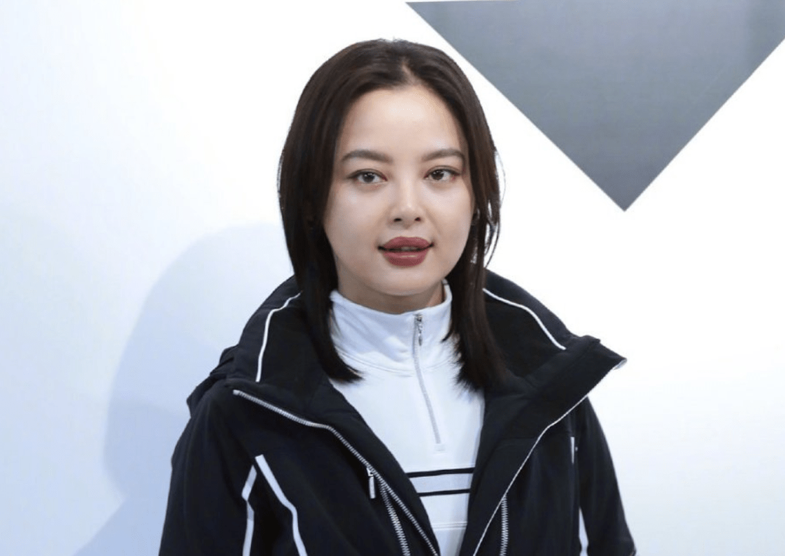 辛芷蕾生图"胖"若两人,为证老板并未发胖,其工作室反黑像假粉_网友