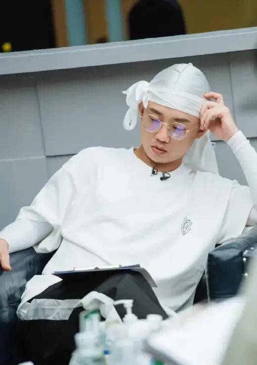 《披荆斩棘的哥哥》说唱歌手的造型 看不懂_布瑞吉_名字_帽子