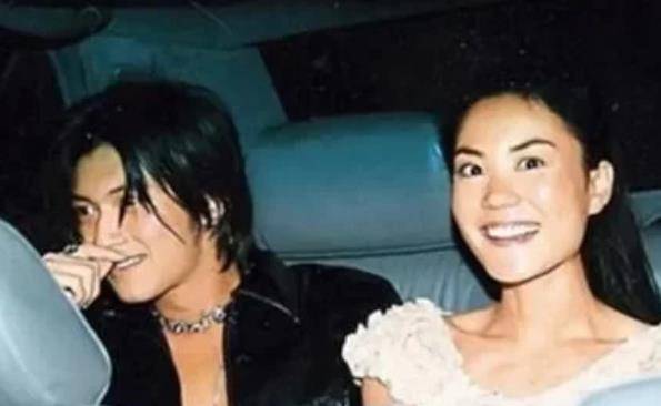 王菲嫁给李威龙!梁小龙祝福弟子新婚,谢霆锋正面回应!_香港_消息_明星