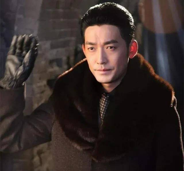 之后张博在《苍穹之昴》中演了光绪,《三国》中出演孙权,《大秦帝国》