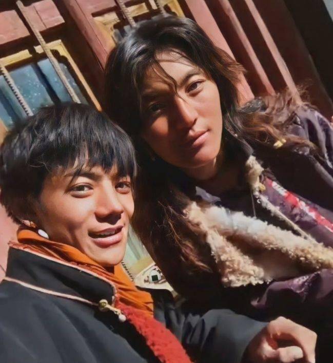 女粉丝发现丁真舅舅婚内出轨之后,是有跟舅舅商量过