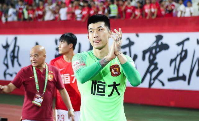 球迷为他鸣不平,期待下次能入选_刘殿座_恒大_比赛