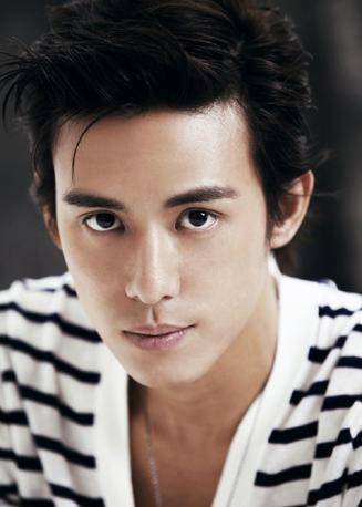 出演过的作品来想必大家就知道是谁了,像电影《大灌篮》中的校草萧岚