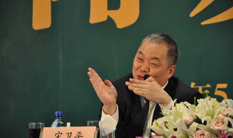 一代房地产大佬谢幕:借15万造2700亿帝国,曾号召足