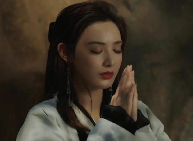 当《东宫》女主换上紫霞的装扮,看清最后的效果,粉丝们愣住了_彭小苒