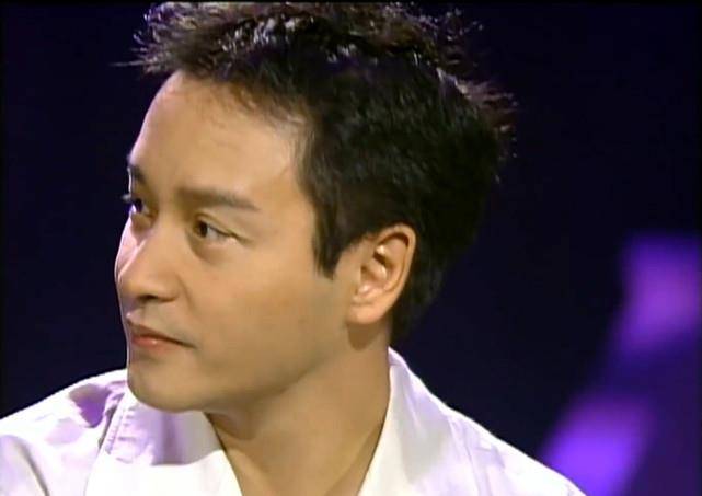 再说一下张国荣版,当年李宗盛为电影《霸王别姬》创作歌曲,当时陈凯歌