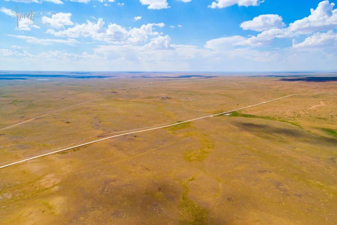 自驾内蒙古,发现这里的无人区也不少,比如锡林郭勒盟的赛巴线
