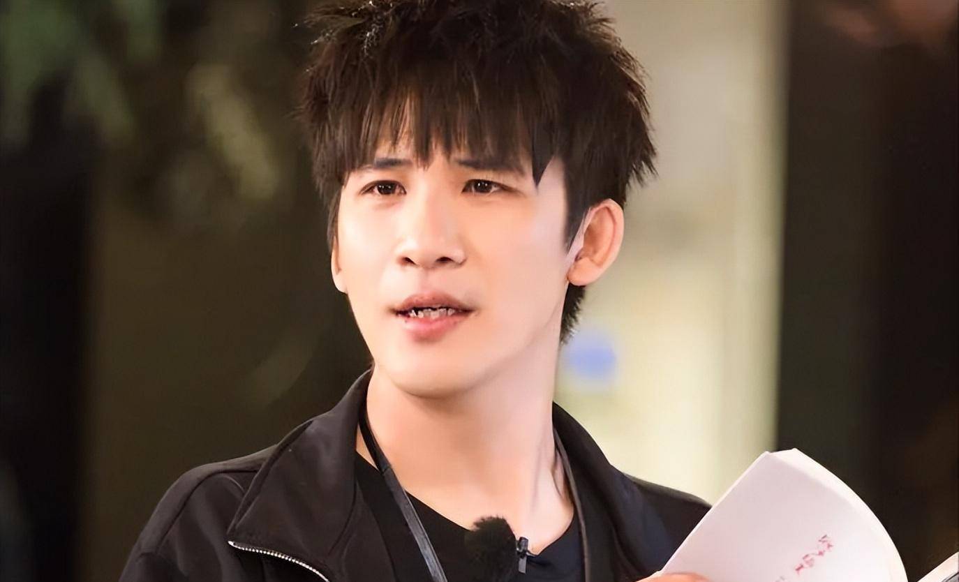 大张伟:拒绝黄小蕾只宠胖媳妇,坚持和队友55分账,活成人间清醒_时候