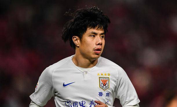 球员转会竟被万人挽留,球品人品都令很多中超球员望其项背_蒿俊闵