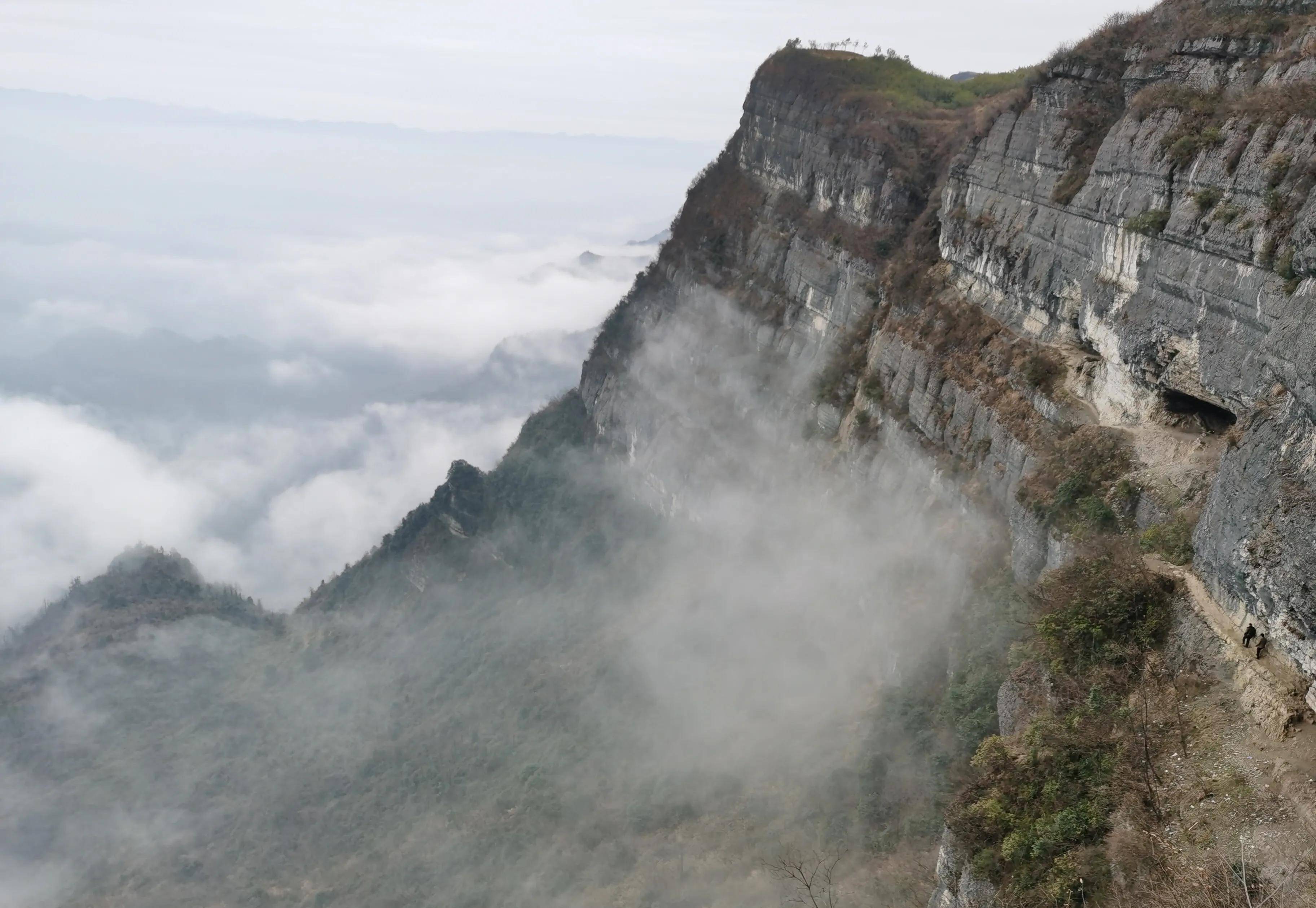 湖南八面山燕子洞图片