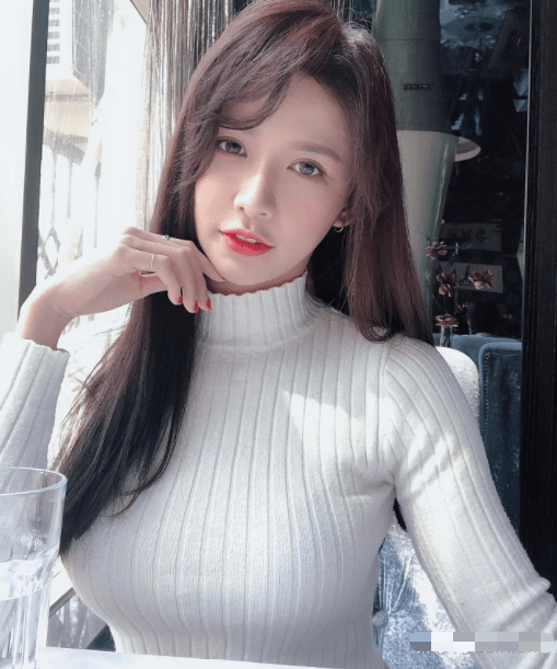 宝岛新晋综艺女王翁子涵, 带超美闺蜜团上节目, 现场"群魔乱舞"_因为