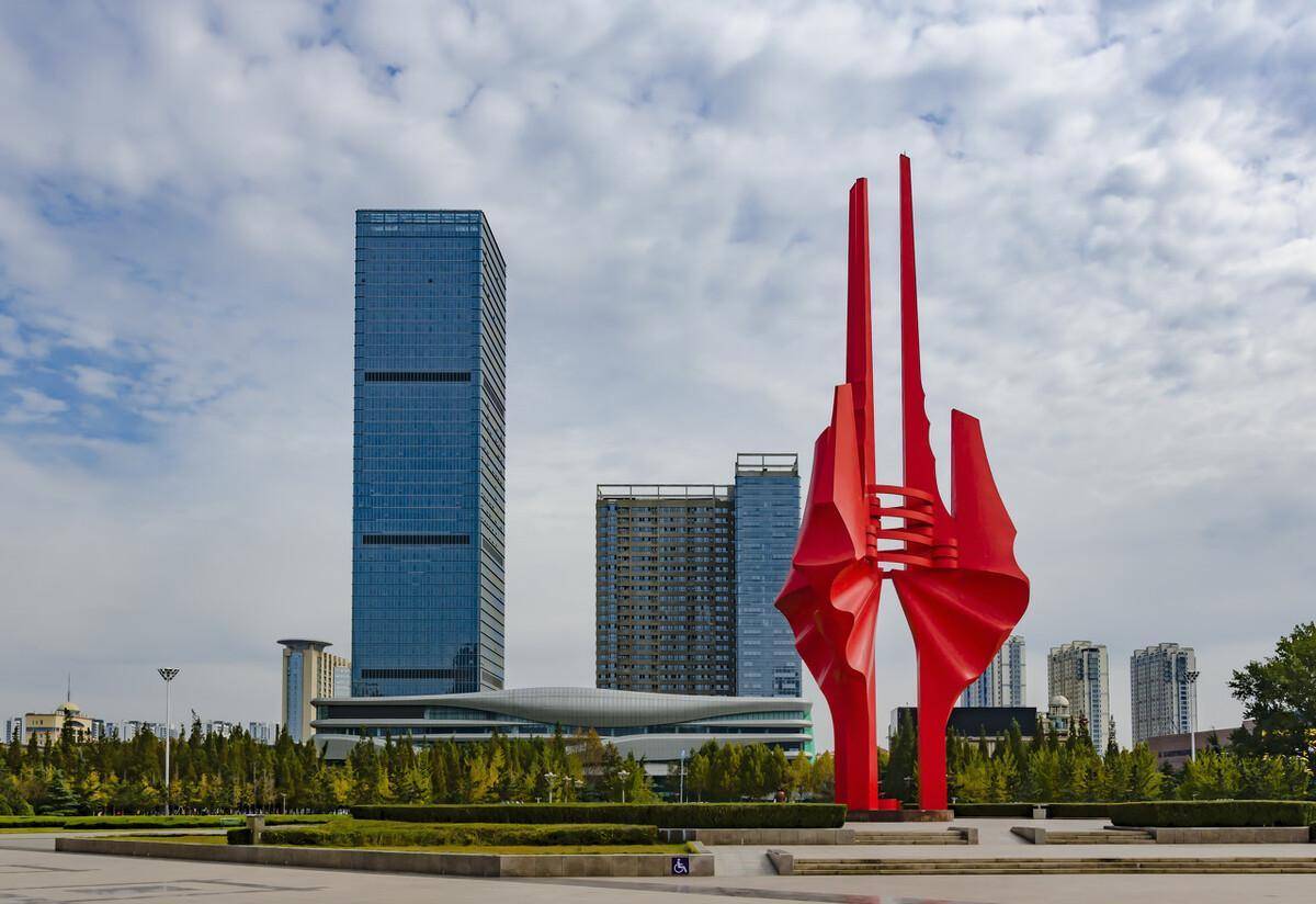 临沂人民广场大家过年还不知道去哪里玩的话,就快把这几个景点收藏