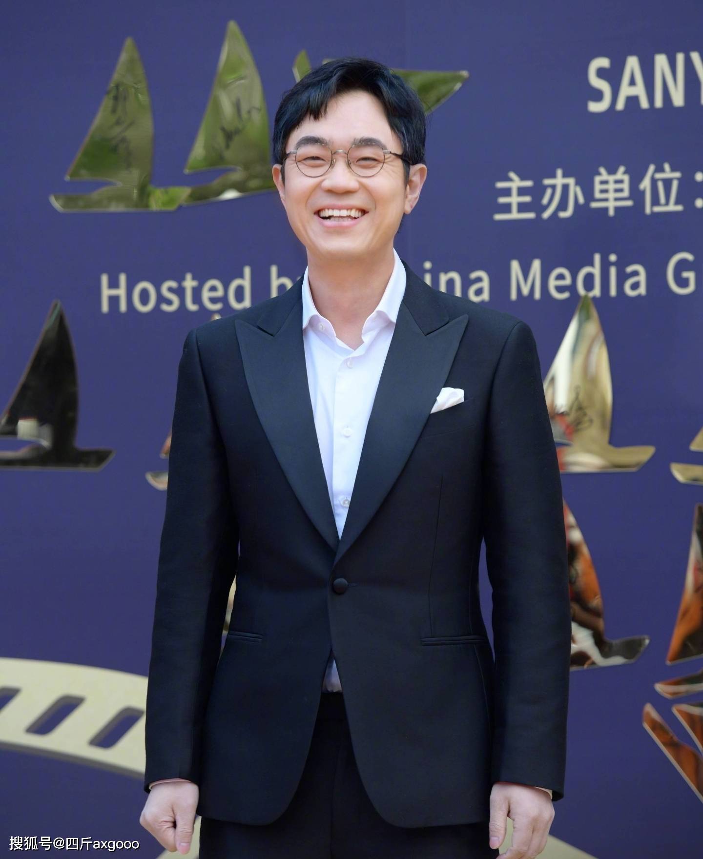 喜劇演員大瓜提前曝光,娛記曬大鵬三胎照片 7 4b36241164a54c4981f9cf0b8fb76603