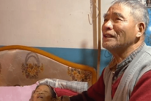 北大博士王永强:留美20年不管父母死活,母亲死前他留二字:勿扰_孩子