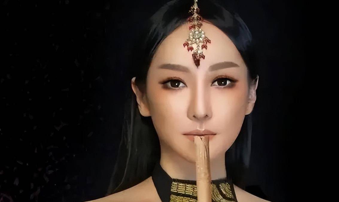 代持话筒的萨顶顶,有多少假歌手因为"失踪"而被打脸?_观众_嘲讽_实力