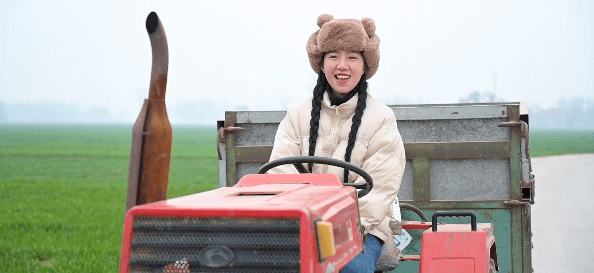 "拖拉机女孩"麦小登:当选河南形象大使,曾两次登上央视舞台_父亲_生活