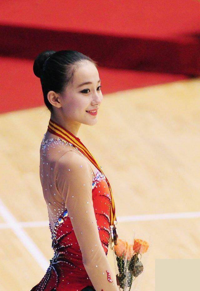 拥有完美颜值的张豆豆被称为"中国体操第一美女"!_身材_教练_傲人