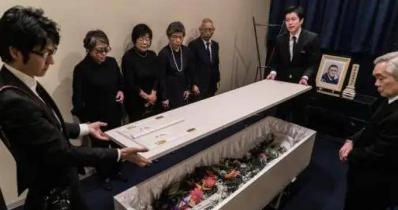 火葬场火化遗体,家属为何不能在场,究竟有什么秘密?_进行_死者_原因