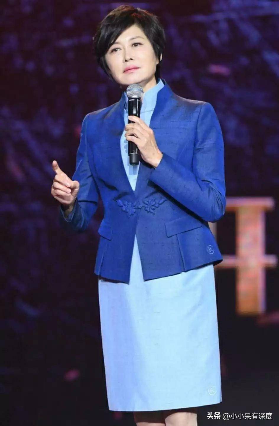 敬一丹罕见出镜,她已经68岁了,端庄大方气质优雅,风采不减当年_工作