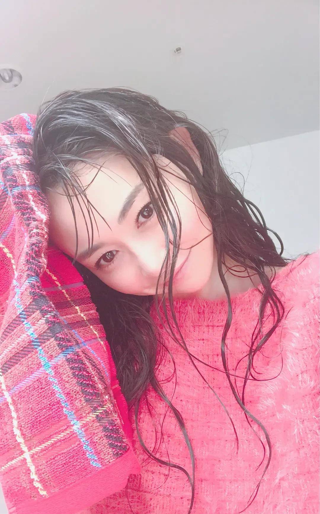 40岁的杉原杏璃发售写真,美貌头脑她都具备,温柔和强势恰到好处_时候_