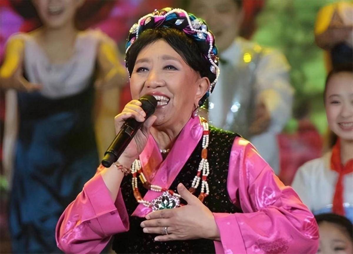 歌唱家才旦卓玛:含泪送别女儿,余生只想做个贤妻良母_南加_多吉_歌声